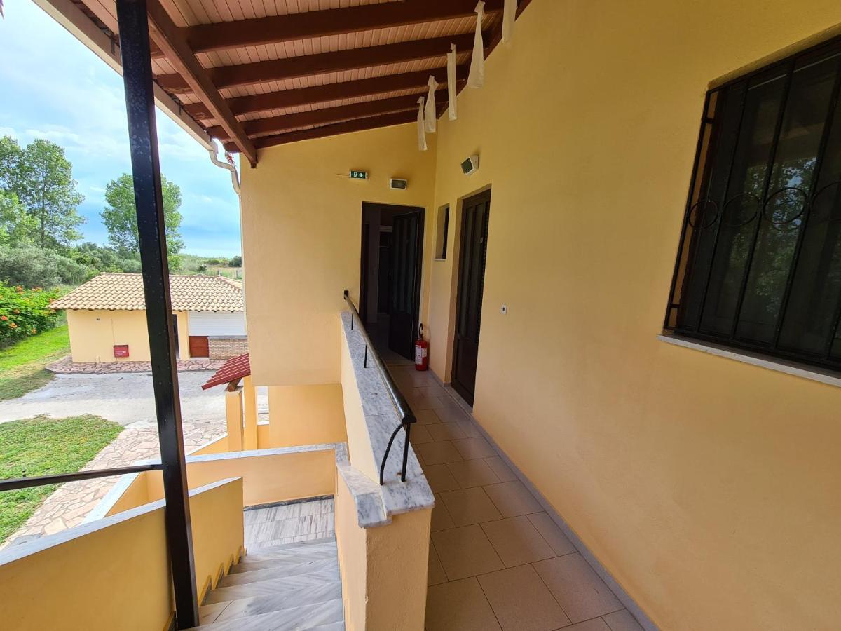 Avra Beach Apartments レフキンミ エクステリア 写真
